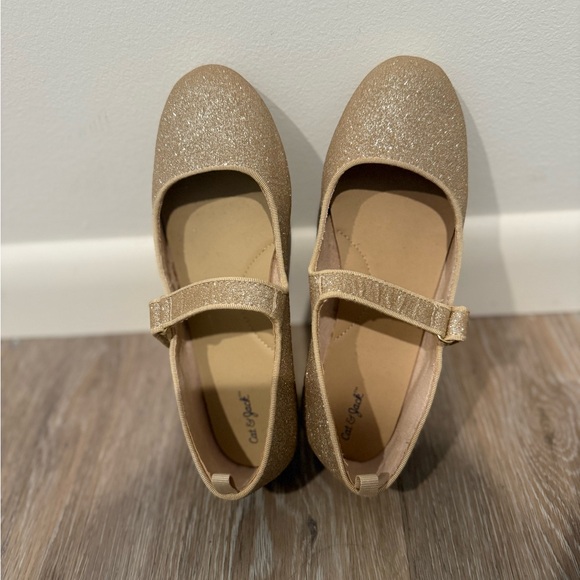 Cat & Jack Glittery Gold Mary Jane Shoes - Picture 5 of 7